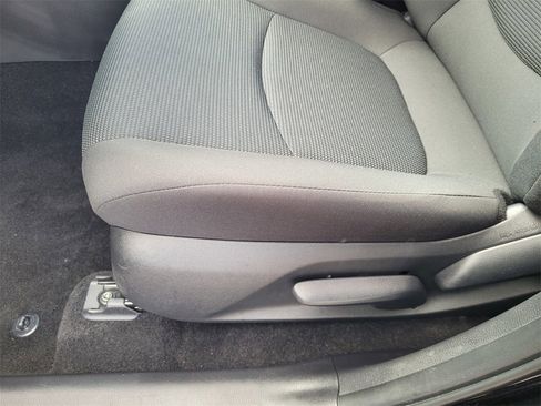 Used 2022 Toyota RAV4 LE image 27