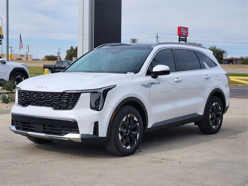 New 2026 Kia Sorento S image 2