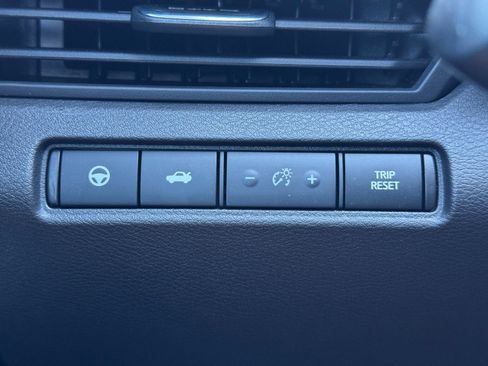 Used 2024 Nissan Altima 2.0 SR image 17