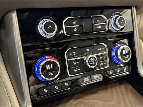 Certified 2022 GMC Yukon Denali w/ Denali Premium Package image 24