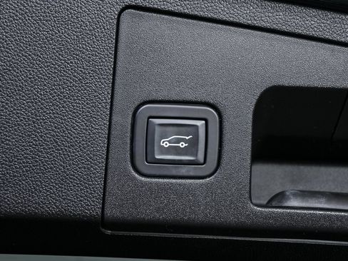 Used 2019 Cadillac XT4 Sport w/ Cold Weather Package FWD image 33