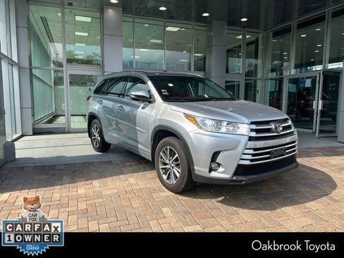 Used 2018 Toyota Highlander XLE AWD/4WD image 1