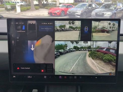 Used 2024 Tesla Cybertruck AWD Crew Cab image 22