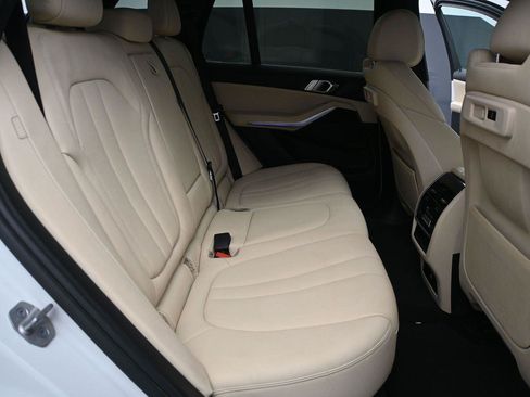 Used 2021 BMW X5 xDrive40i w/ Convenience Package AWD/4WD image 25