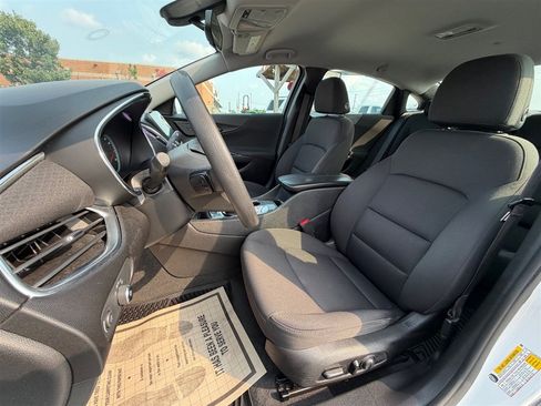 Used 2021 Chevrolet Malibu LT FWD image 11