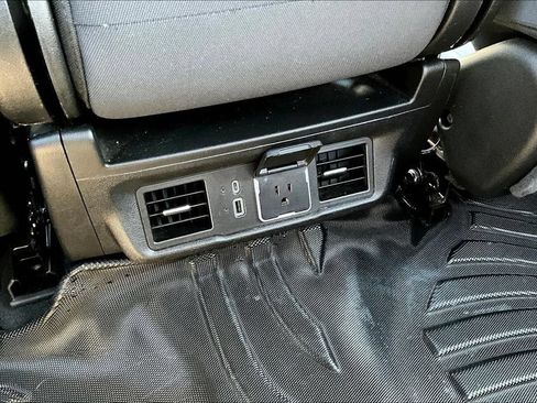 Used 2023 Chevrolet Silverado 1500 LT AWD/4WD image 11