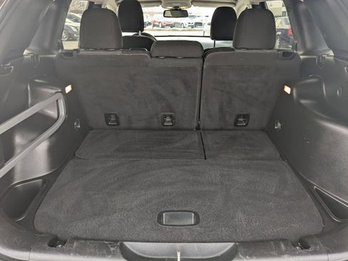 Used 2016 Jeep Cherokee Sport w/ Cold Weather Group image 18