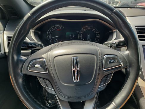 Used 2020 Lincoln MKZ FWD image 19