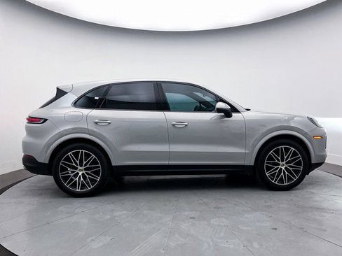 Used 2024 Porsche Cayenne AWD/4WD image 41