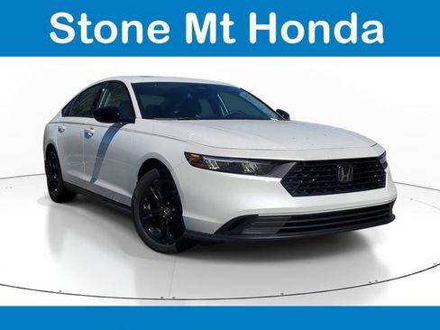 Used 2025 Honda Accord SE image 1