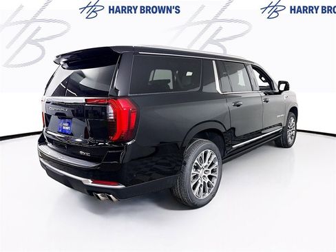 New 2026 GMC Yukon XL Denali w/ Denali Reserve Package image 36
