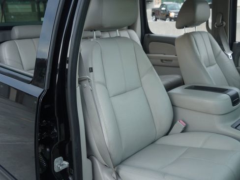 Used 2012 Chevrolet Avalanche LT w/ All-Star Edition image 11