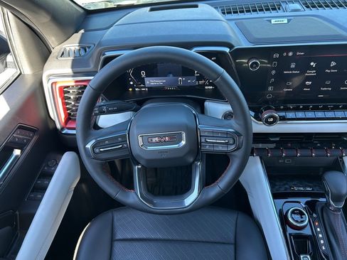 Used 2024 GMC Canyon AT4X image 29