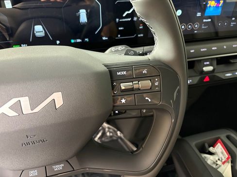 New 2026 Kia EV9 Wind image 23