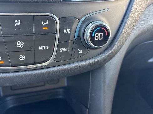 Used 2023 Chevrolet Equinox LT image 33