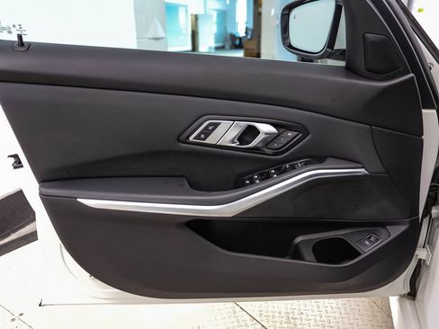 Used 2019 BMW 330i xDrive Sedan AWD/4WD image 9