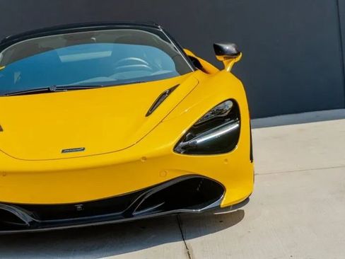 Used 2023 McLaren 720S Spider image 30