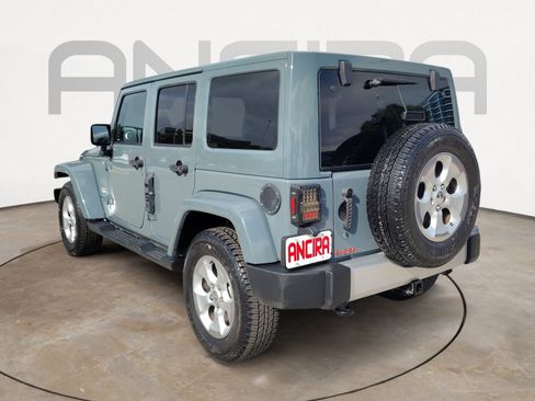 Used 2015 Jeep Wrangler Unlimited Sahara w/ Connectivity Group AWD/4WD image 8