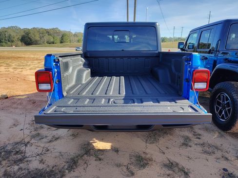 New 2026 Jeep Gladiator Sport image 29