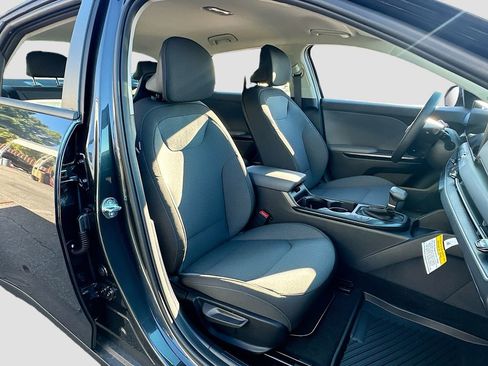 New 2025 Kia K4 LXS image 25