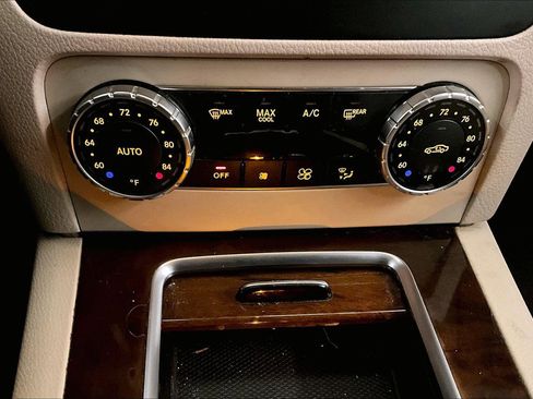 Used 2015 Mercedes-Benz GLK 350 4MATIC image 32