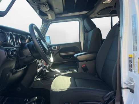 Used 2021 Jeep Wrangler Unlimited Sport image 11