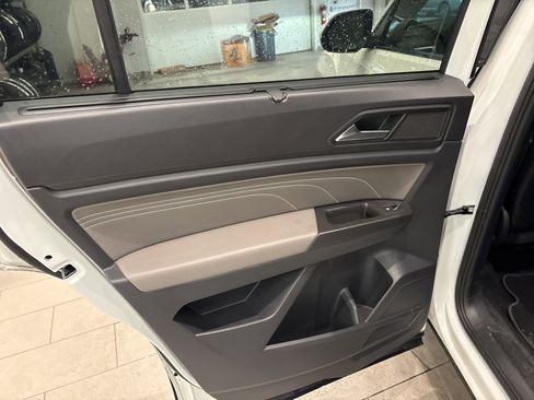 Used 2022 Volkswagen Atlas SE w/ Black Wheel Package image 12