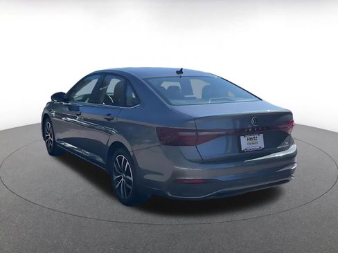 Used 2025 Volkswagen Jetta SE image 10