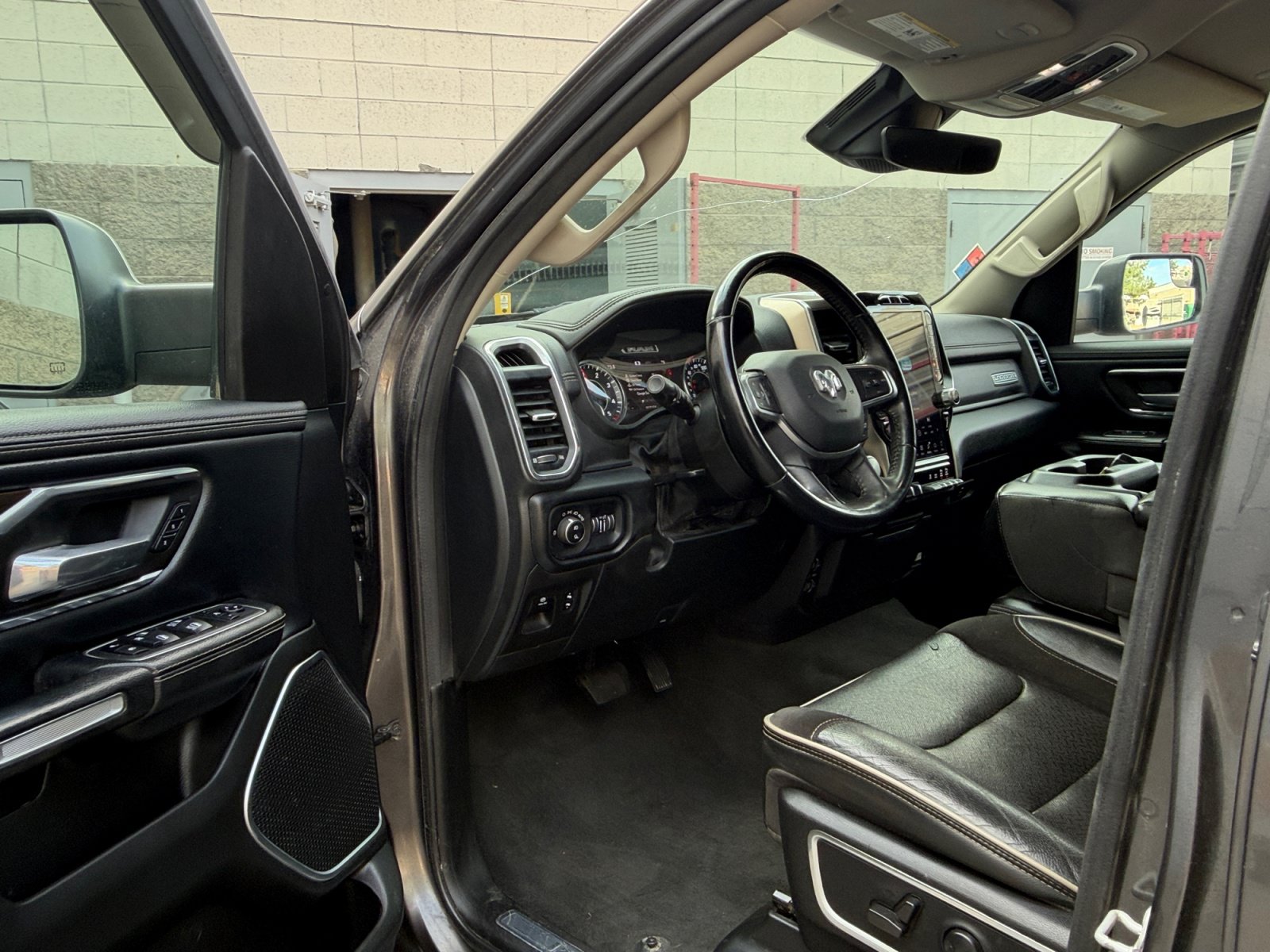 Used 2022 RAM 1500 Laramie AWD/4WD image 10
