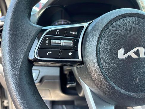 Used 2023 Kia Forte LXS w/ LXS Technology Package FWD image 19