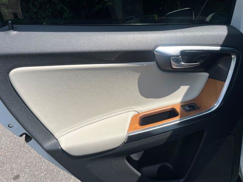 Used 2015 Volvo XC60 T6 Platinum FWD image 23