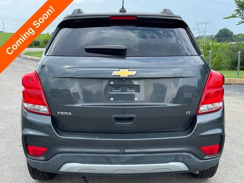 Used 2017 Chevrolet Trax LT w/ LT Convenience Package FWD image 8
