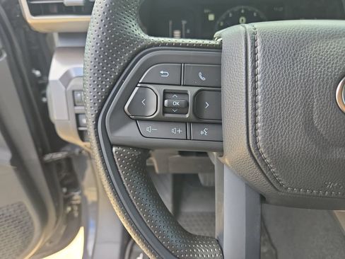 Used 2026 Toyota Tacoma SR5 AWD/4WD image 18