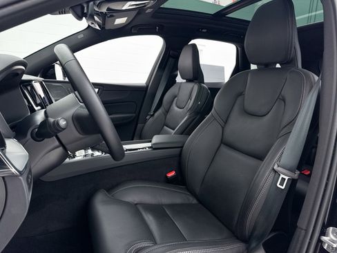 Used 2024 Volvo XC60 T8 Ultimate w/ Climate Package image 21