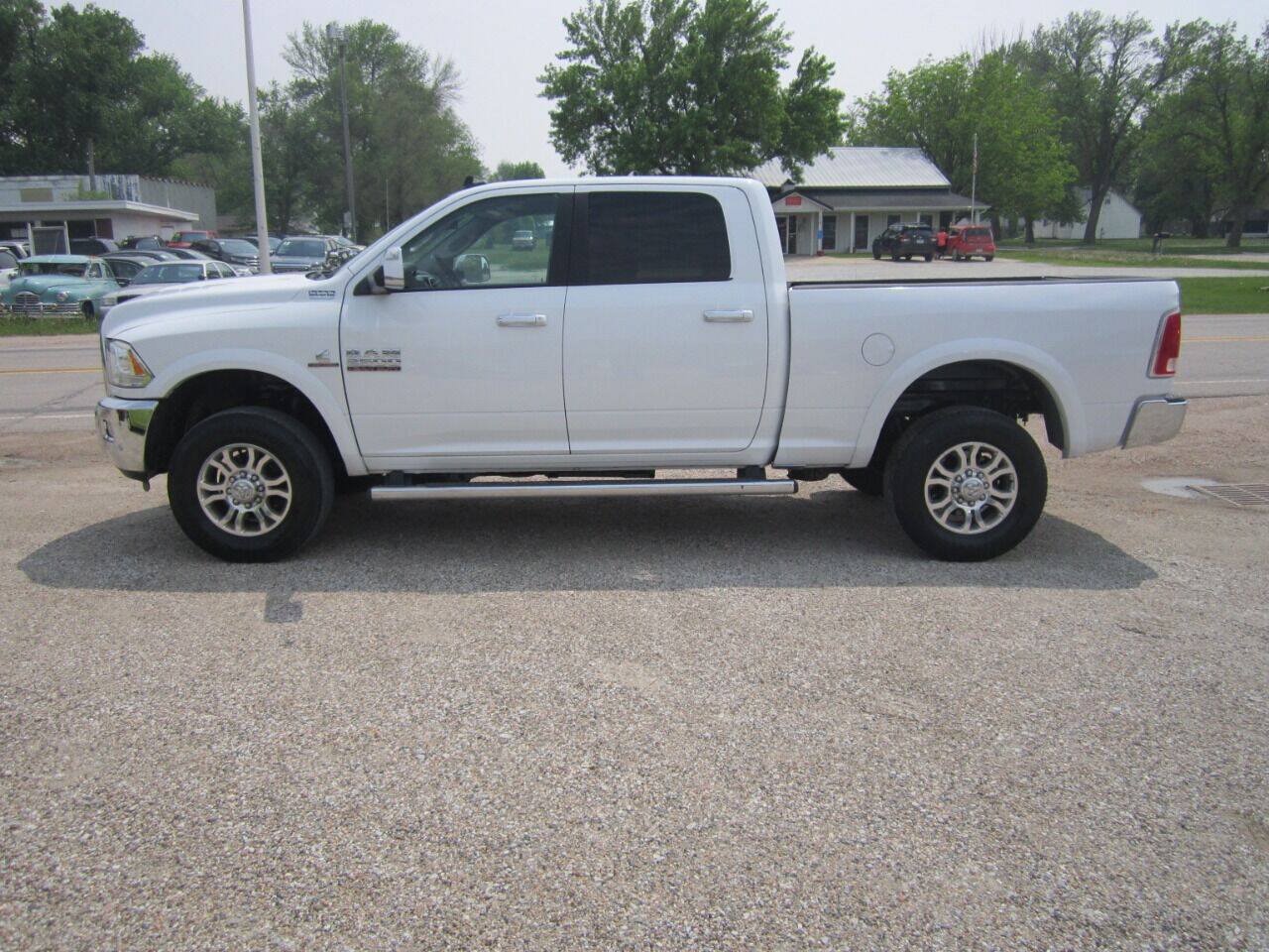Used 2017 RAM 2500 Laramie w/ Convenience Group AWD/4WD image 4