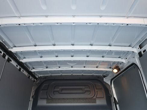 Used 2025 Mercedes-Benz Sprinter 2500 image 25