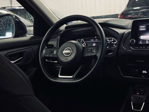 Used 2024 Nissan Rogue SV image 22