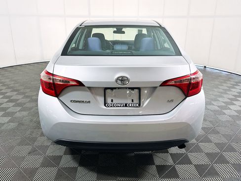 Used 2018 Toyota Corolla LE FWD image 4