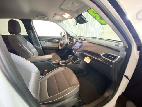 Used 2023 Chevrolet TrailBlazer LT w/ Convenience Package image 38