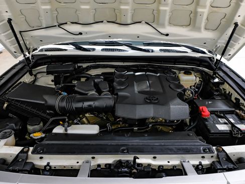 Used 2014 Toyota FJ Cruiser 4WD w/ Upgrade Package image 49