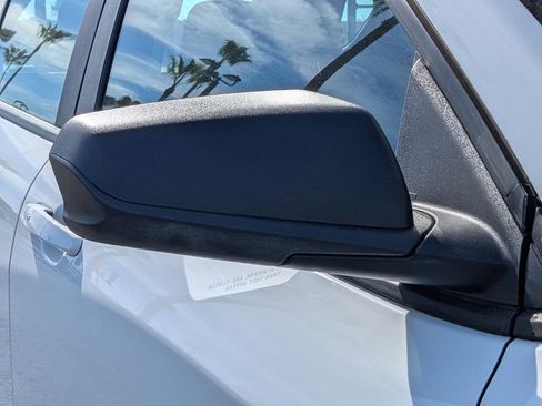 Used 2022 Chevrolet Equinox LS image 12