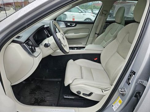 Certified 2023 Volvo XC60 B5 Ultimate w/ Protection Package Premier image 13