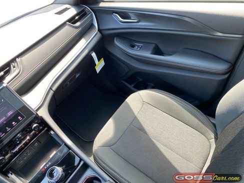 New 2026 Jeep Grand Cherokee Laredo X AWD/4WD image 15