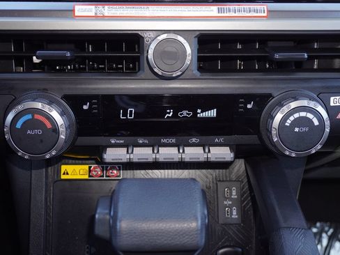 Certified 2025 Toyota Tacoma TRD Off-Road w/ TRD Off Road Upgrade Package AWD/4WD image 18