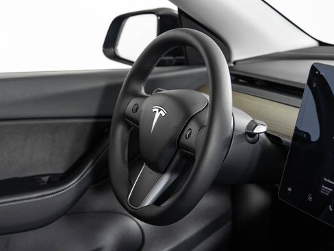 Used 2022 Tesla Model Y Performance image 25