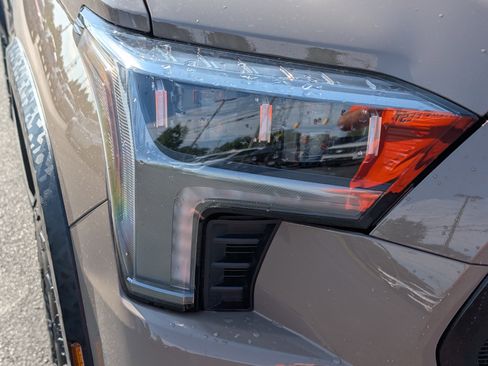 Used 2025 Toyota Sequoia TRD Pro AWD/4WD image 5