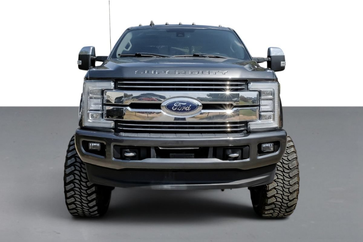 Used 2019 Ford F350 Lariat w/ Lariat Ultimate Package AWD/4WD image 3