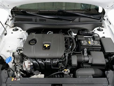 Certified 2023 Kia Forte LXS image 3