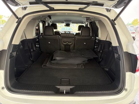 Used 2025 Honda Pilot EX-L image 24