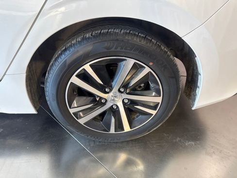 Used 2024 Honda Civic LX image 10